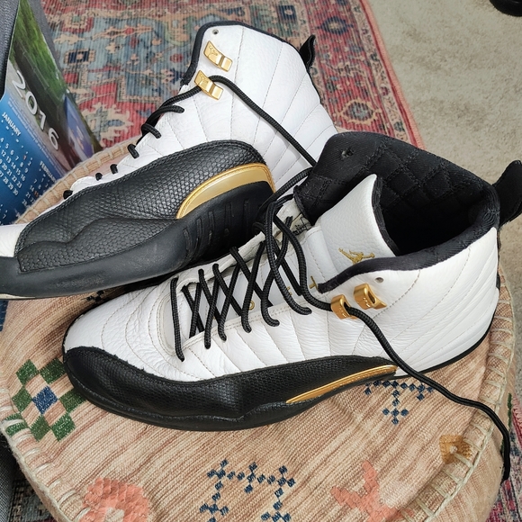 Great condition Jordan XXL leather sneakers - Picture 2 of 5